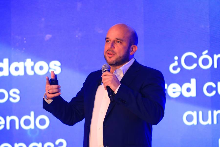 El gerente general de Tigo Panamá, Juan José de Dios.