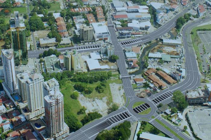 Vista aérea de la Vía Brasil, uno de los ejes estructurales del centro de Ciudad de Panamá.