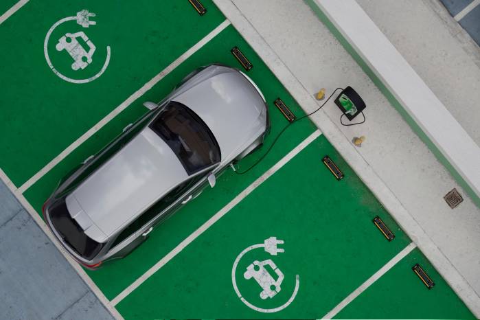 Los minerales estratégicos son indispensables para los autos eléctricos.
