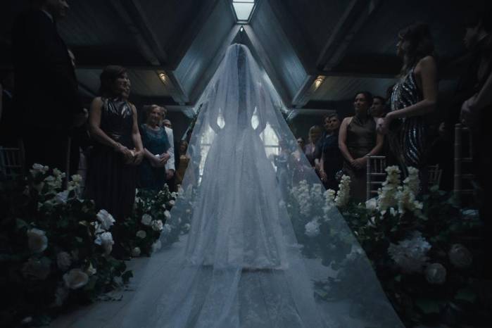 Los elementos sobrenaturales se terminan de entretejer a medida que conocemos más de la trama de los personajes.