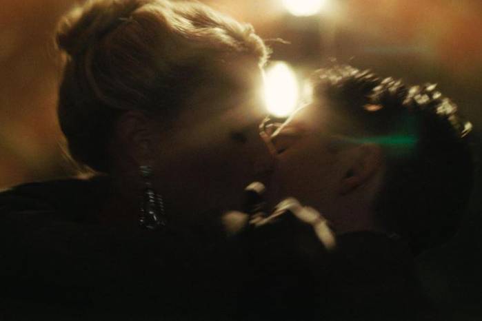 Marty Mauser es capaz de todo por obtener lo que quiere.