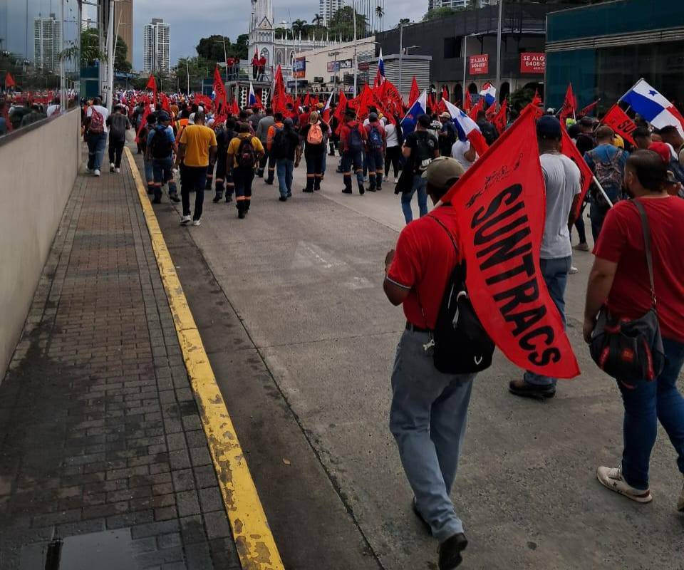 Crisis social de una ciudad en la era de la hipernormalizaci&oacute;n