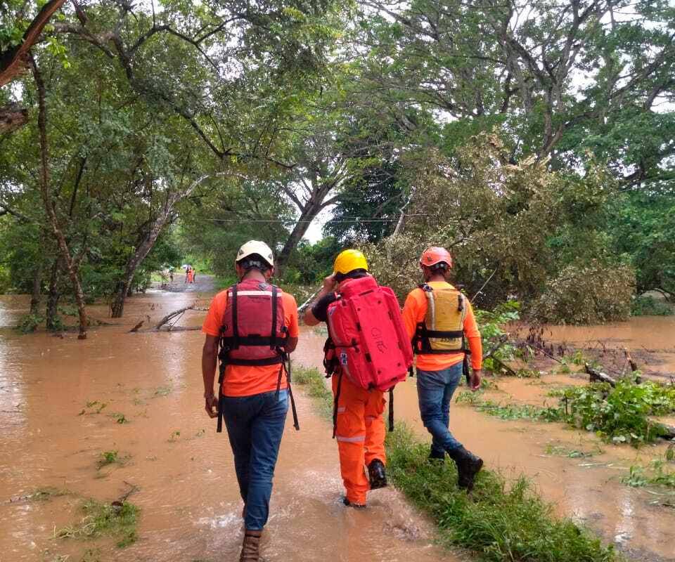 Lluvias dejan deslizamientos, inundaciones y cuatro muertos