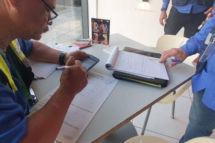 Funcionarios del Mitradel realizaron operativos en varios comercios de la ciudad capital.