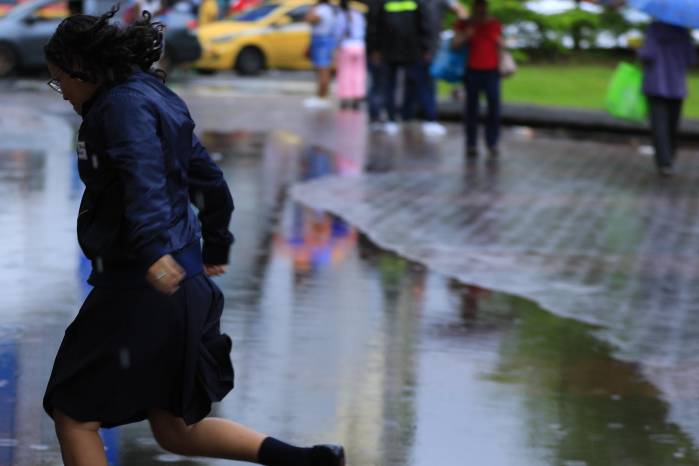 Las temperaturas máximas oscilarán entre los 29°C y 32°C en ambas vertientes.