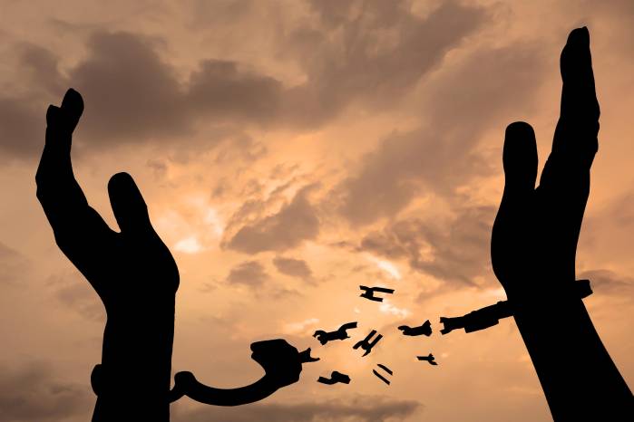 Los seres humanos necesitamos tener respuestas para todo, y hasta a veces preferimos una respuesta dolorosa a una incierta.