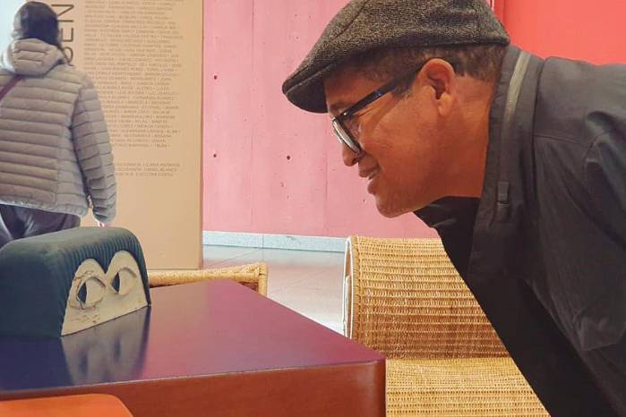 A través del arte contemporáneo se invita al visitante a abandonar viejos modelos y creencias.